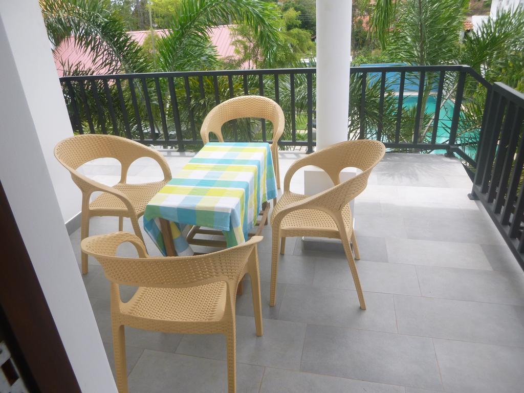 Pick & Go White House Bed & Breakfast เนกอมโบ ภายนอก รูปภาพ